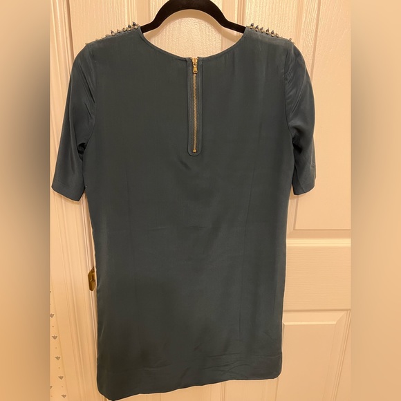 Club Monaco Silk S/S dress with Beaded shoulder - Picture 2 of 4